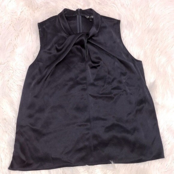 St John size large blue silky sleeveless top - Picture 3 of 10